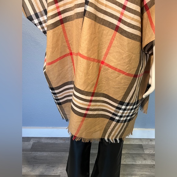 V Fraas Women's Exploded Plaid Ruana Wrap Kimono Beige One Size 75$ - Picture 5 of 7